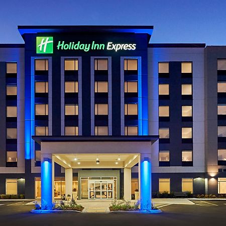 Holiday Inn Express - Sarnia - Point Edward, An Ihg Hotel Exterior photo